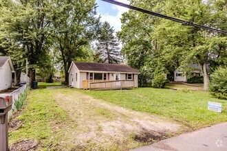 Building Photo - 4305 W Garver Dr