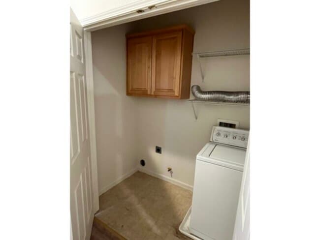 Foto del edificio - 4-Bedroom, 2.5 Bath