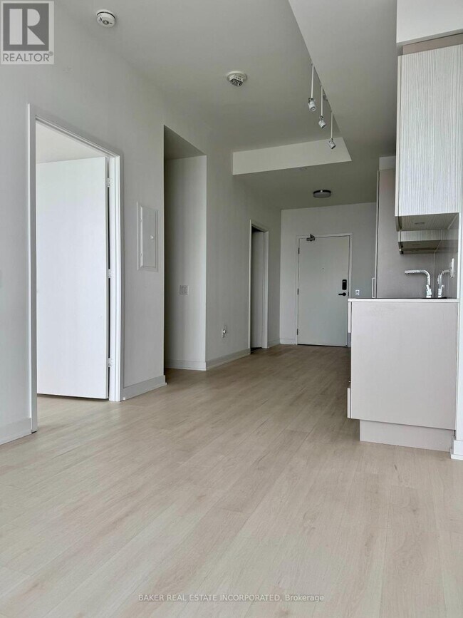 Photo du bâtiment - 3900 Confederation Pkwy