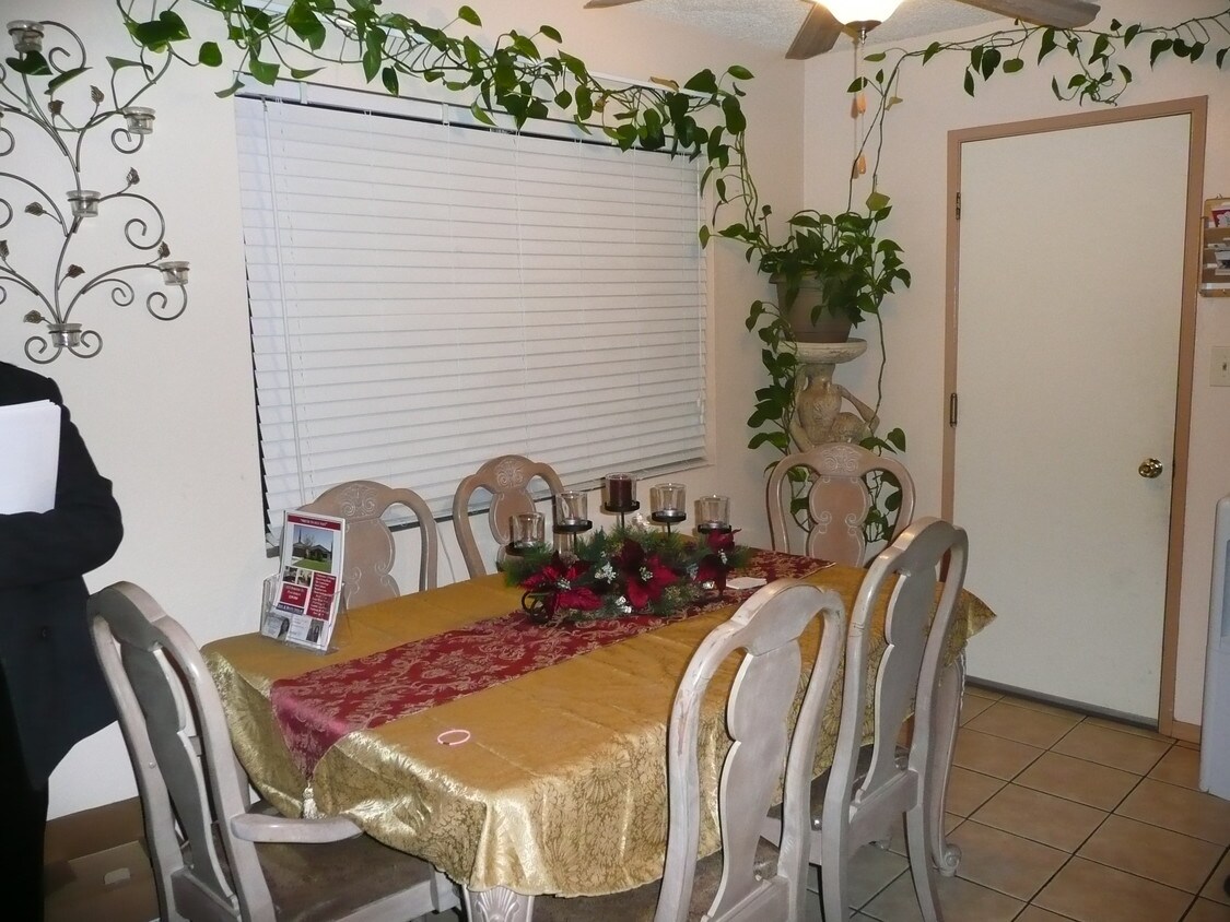 Primary Photo - 1213 Dorothy St