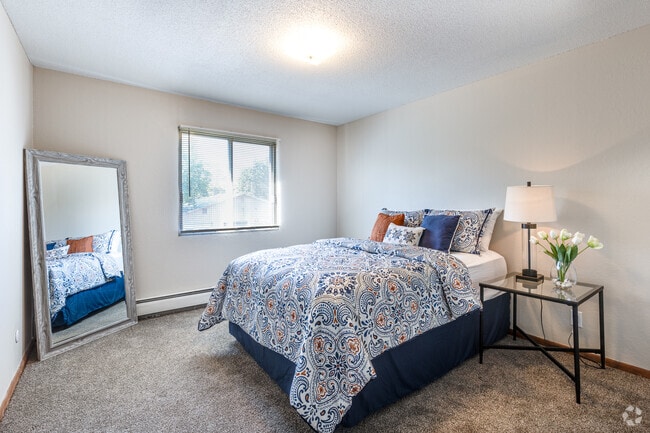 1BR, 1BA - 703SF - Bedroom - Hyacinth Apartments