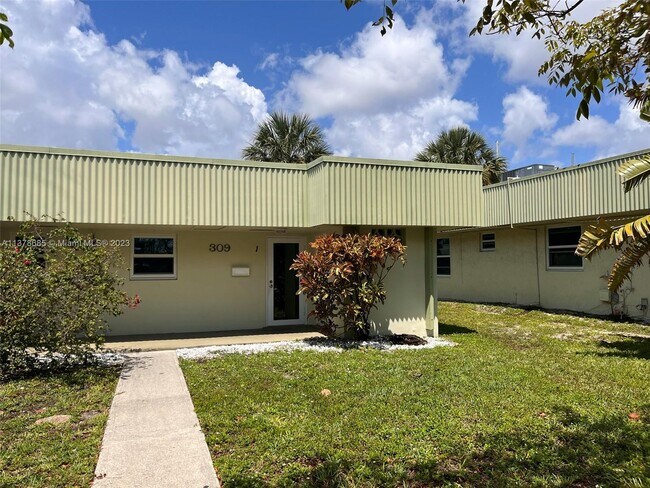 Building Photo - 309 Lewis Ln
