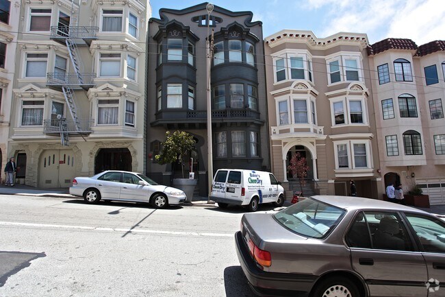 Building Photo - 1555-1561 Sacramento St