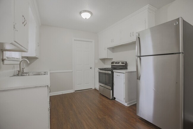 Building Photo - 883 Medfield Rd