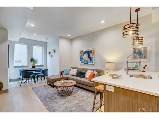 Building Photo - 2820 W 26th Ave