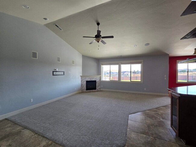 Building Photo - 3/4 Acre lot with Pool/Hot and Lawn Care I...