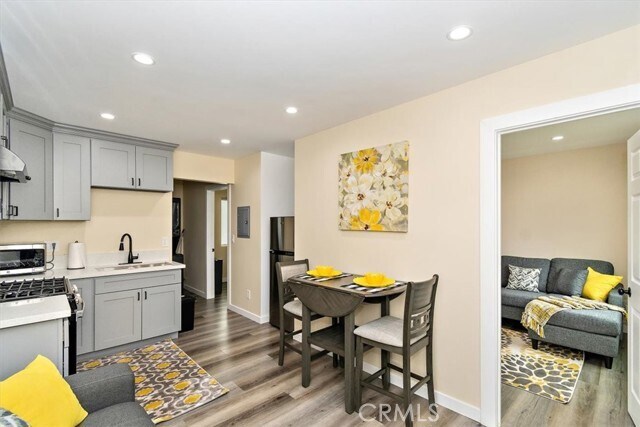 Foto del edificio - 2038 W 80th St