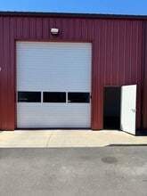 Building Photo - 967 Lawnsdale Rd