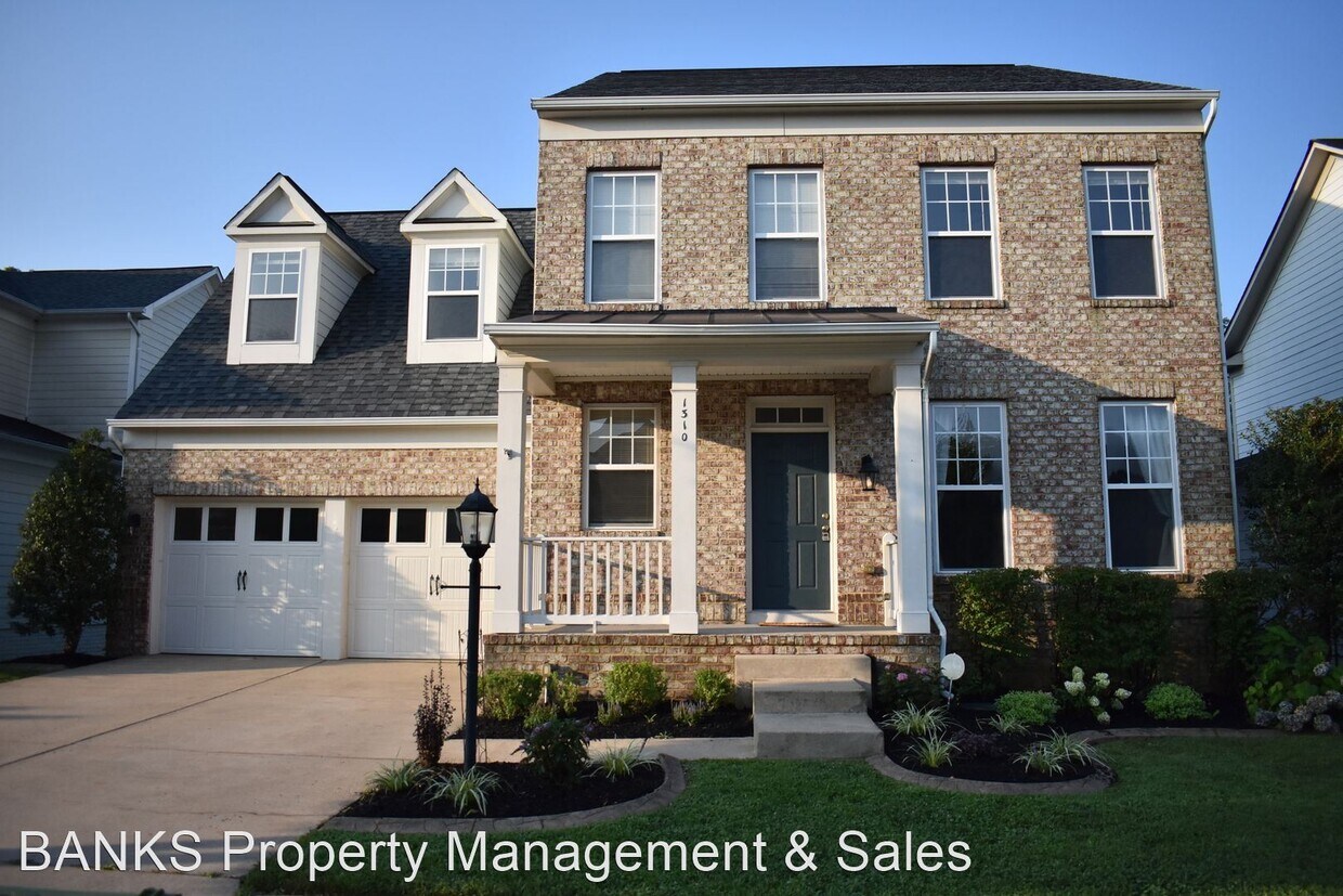 Primary Photo - 4 br, 3.5 bath House - 1310 Walker Dr
