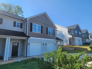 Building Photo - 1058 McLain Rd