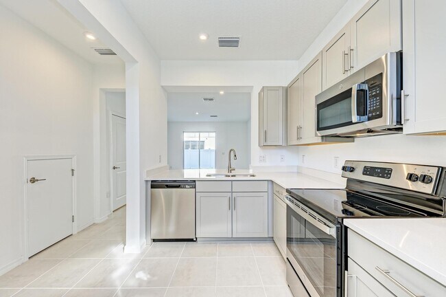 Foto del edificio - 6354 Fairmont Ln