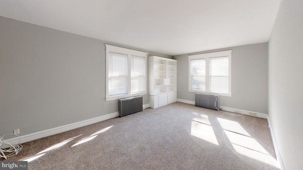Primary Photo - 214 Rutland Ave