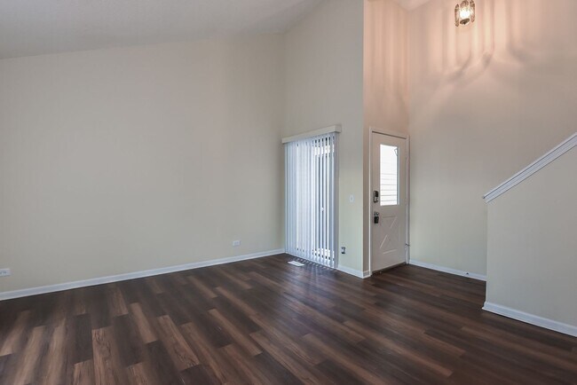 Building Photo - 30W135 Wildwood Ct