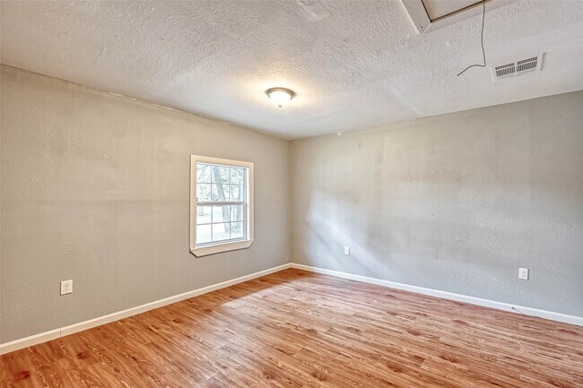 Foto del edificio - 14427 Campden Hill Rd