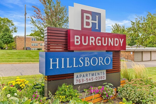 Building Photo - Burgundy And Hillsboro