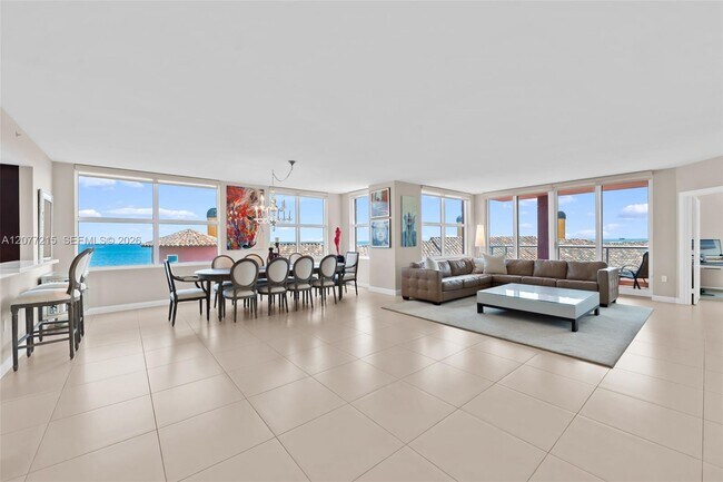 Foto del edificio - 2110 N Ocean Blvd