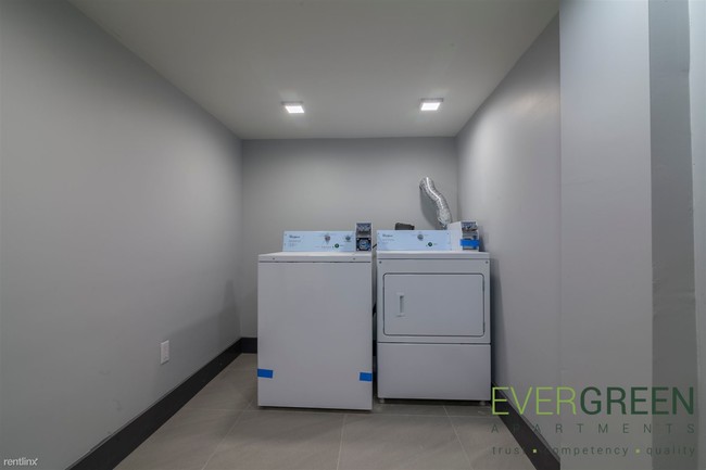 Foto del edificio - 1018 Cypress Ave
