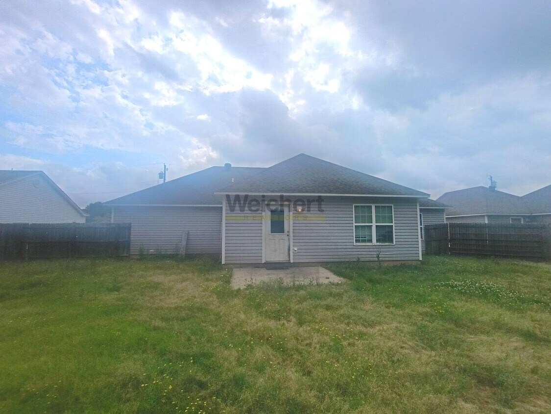 Foto del edificio - 3bed/2bath house with garage