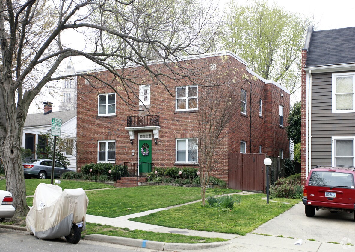 Building Photo - 26 Sunset Dr
