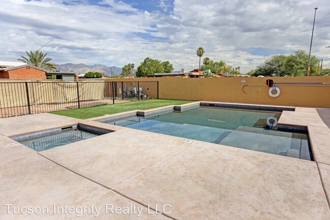 Building Photo - 774 E Seneca St