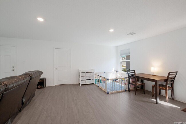 Building Photo - Charming 3- Bedroom in Rosillo Ranch