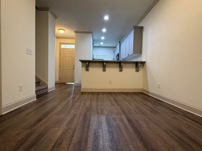 Building Photo - 727 Buddy Ct