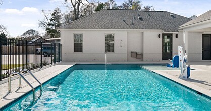 Oak Heritage Townhomes photo'