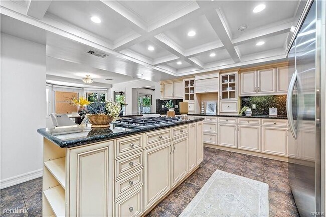 Building Photo - 6 br, 4.5 bath House - 280 Arbolada Dr