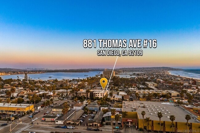 Building Photo - 881 Thomas Ave