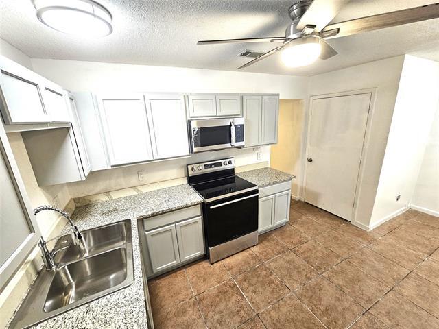 Foto del edificio - 724 Bluebonnet Dr