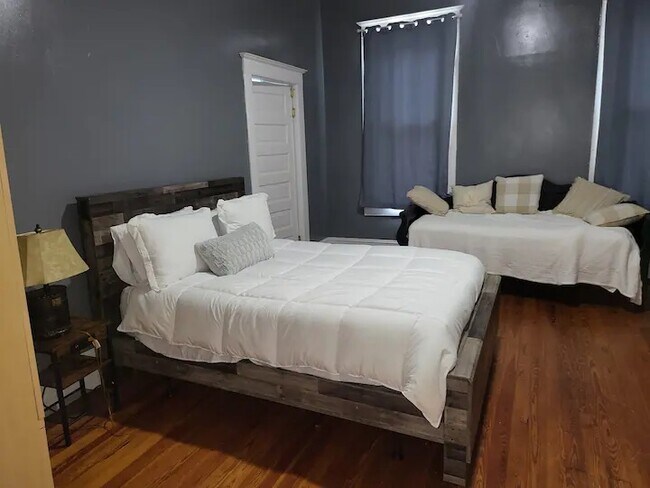 Foto del edificio - 200 Clisby Plz