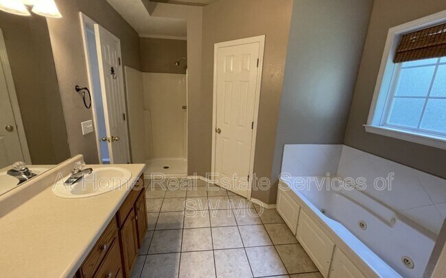 Foto del edificio - 207 N Carlisle Dr