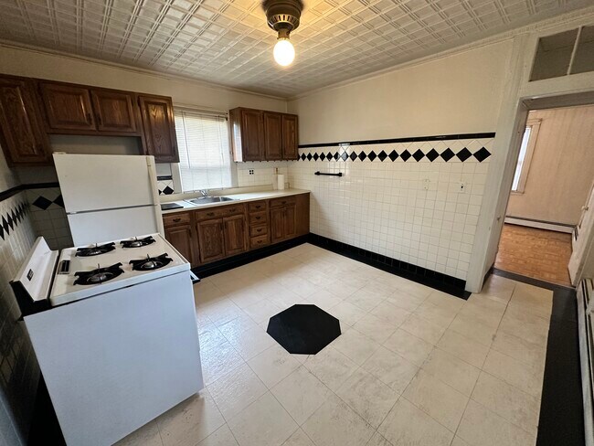 Building Photo - 74 Otis St Building Photo - 74 Otis St