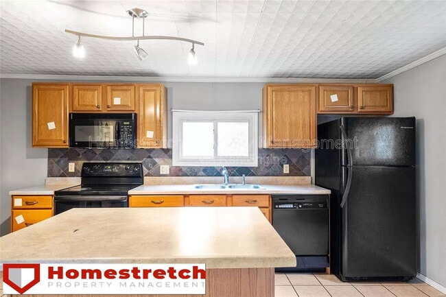 Foto del edificio - 8109 Mathilda Ave