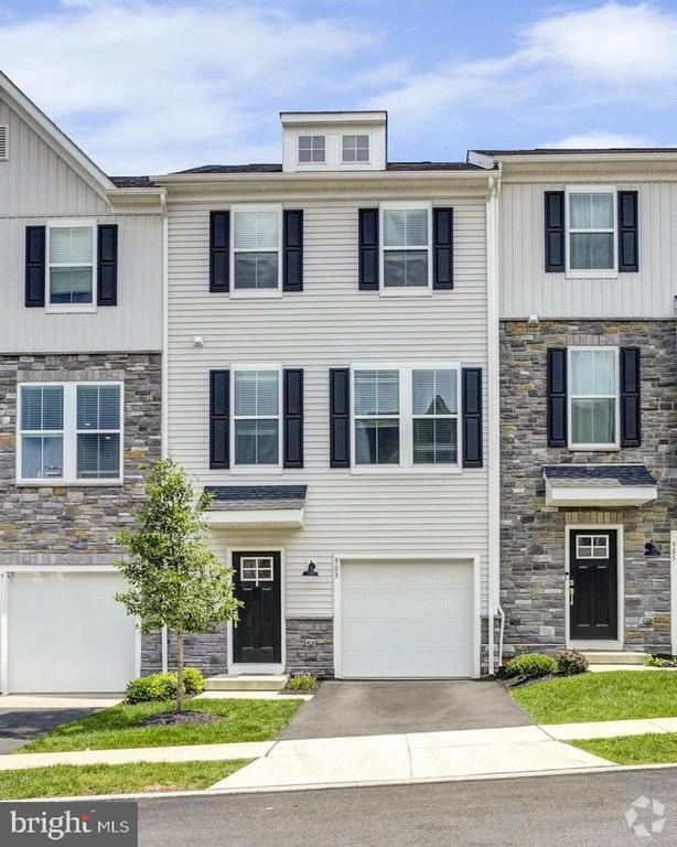 Building Photo - 903 Magnolia Ln