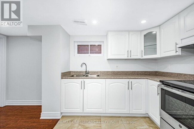 Building Photo - 2095 Haig Dr