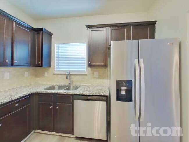 Foto del edificio - 5541 Union Pointe Pl