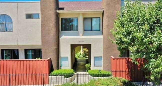 Foto del edificio - 13825 Beaver St