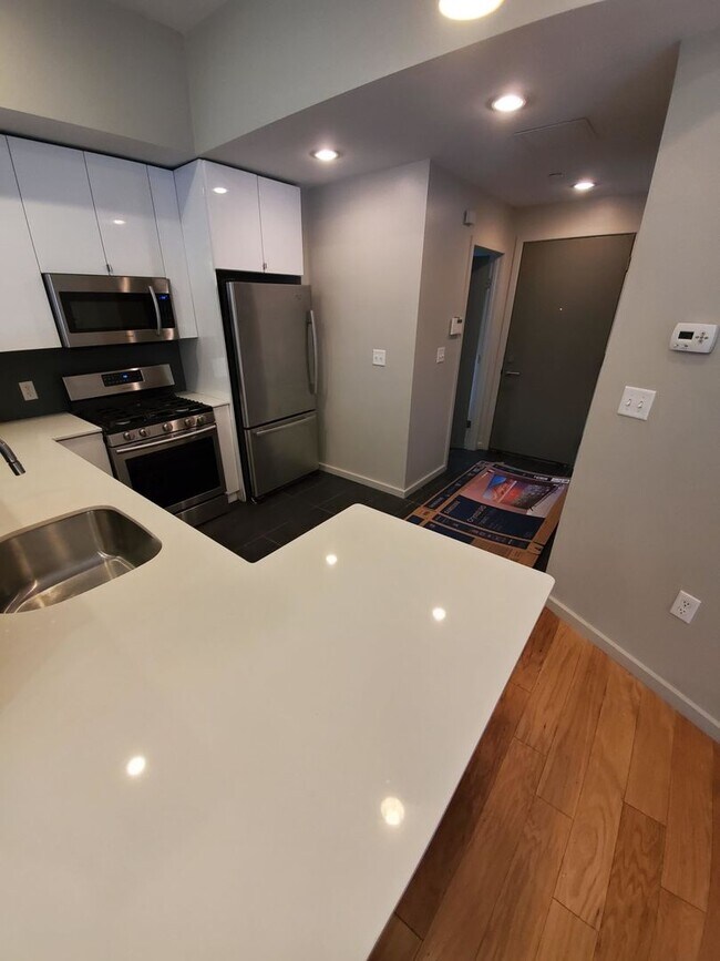 Foto del edificio - Beautiful 4 bed 2.5 bath in Allston....