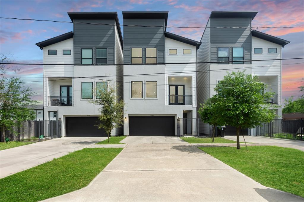 Foto principal - 3013 Nagle St