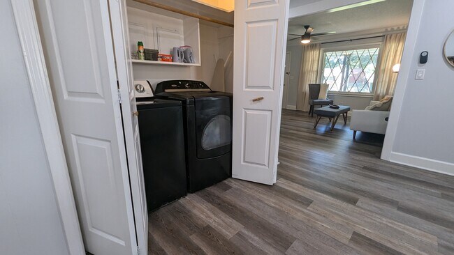 Lavadora/secadora incluida - 106 Sheffield Ln