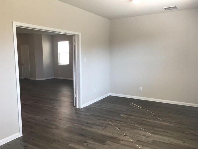 Building Photo - 2111 Ethan Dr