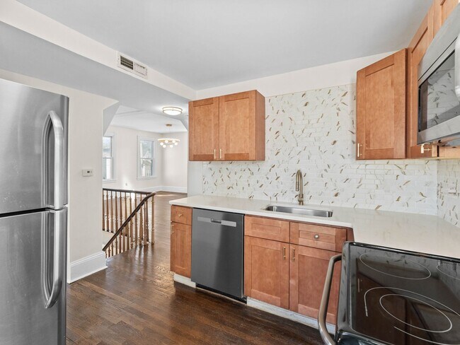 Foto del edificio - Newly Updated 2nd & 3rd Floor Unit for Rent – Upgraded Kitchen & Bathrooms | Beverly, NJ