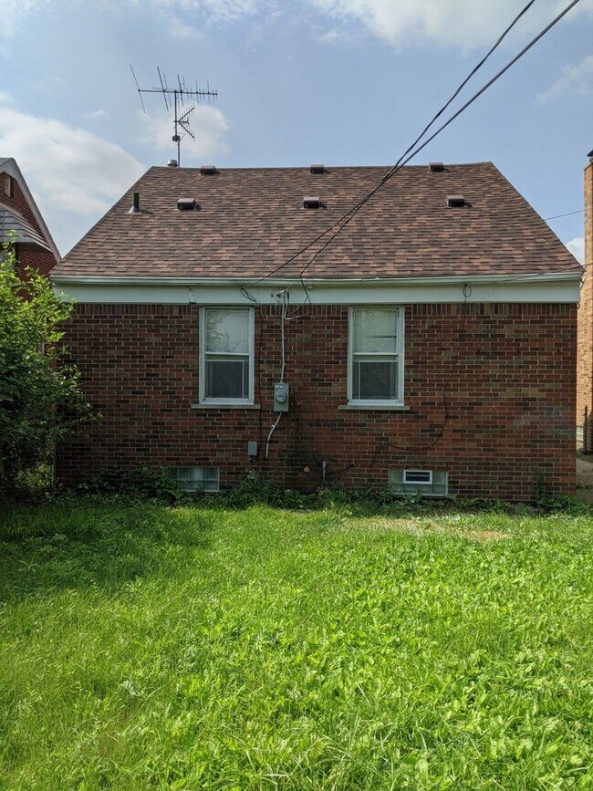 Foto del edificio - 15505 Eastburn St