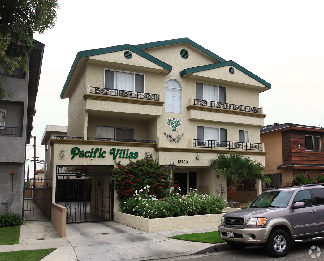 Primary Photo - Pacific Villas