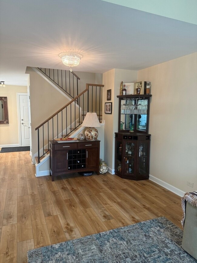 Foto del edificio - 1304 Derby Ln