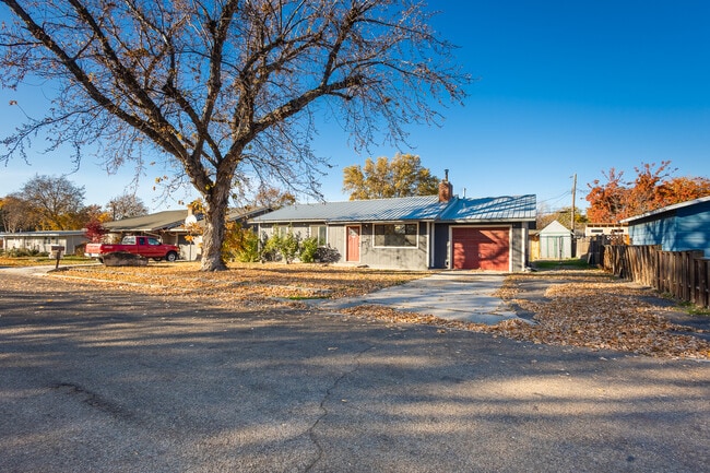 Building Photo - 1609 N Plateau Ave