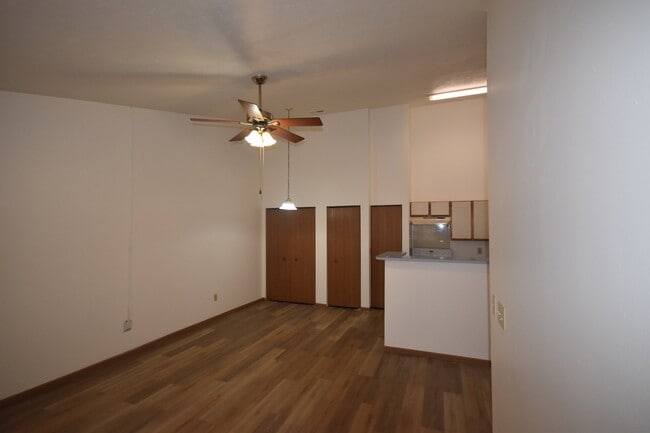 Building Photo - 10601 Cunot-Cataract Rd