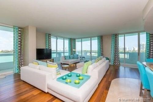 Foto principal - 10261 E Bay Harbor Dr