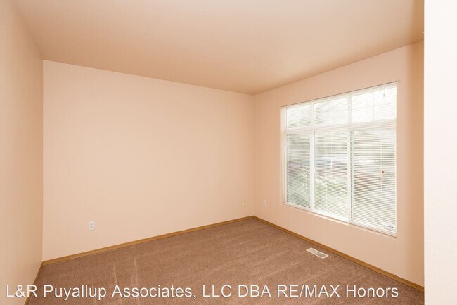 Building Photo - 4 br, 2.5 bath House - 8609 133rd St E